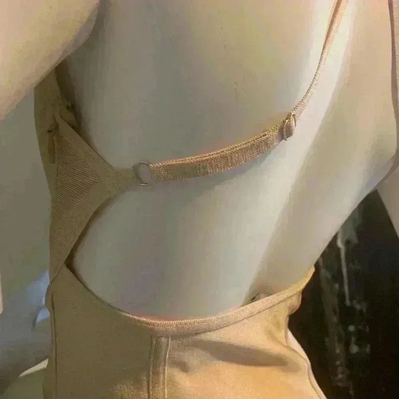 Pretty little thing - Picture 9 of 12